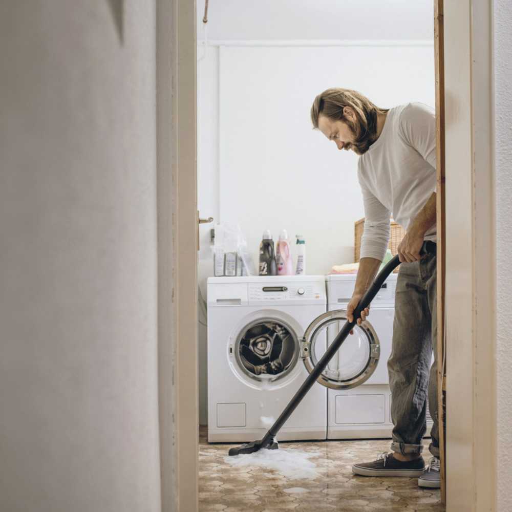 Karcher WD5 Wet & Dry Vacuum Cleaner - Image 3